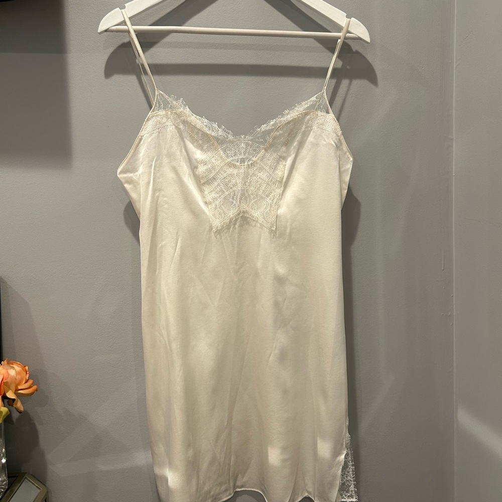 Elegant White Lace and Silk Camisole